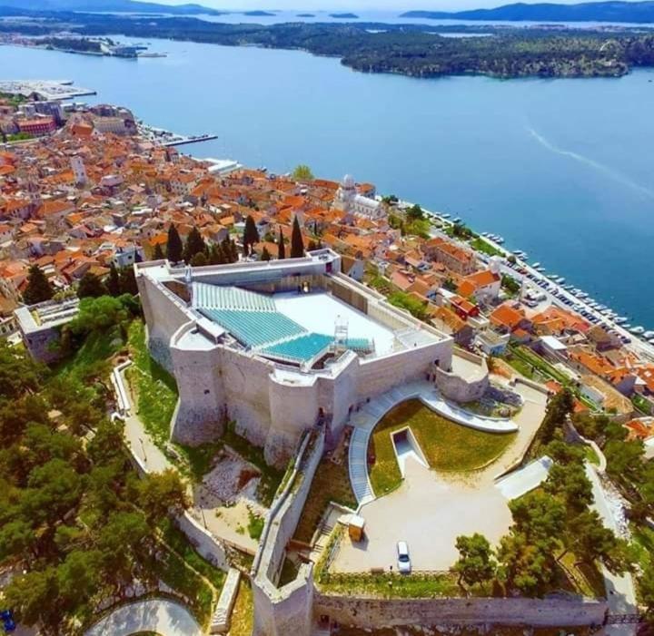Отель Krka Fairytale Little Castle Скрадин Экстерьер фото